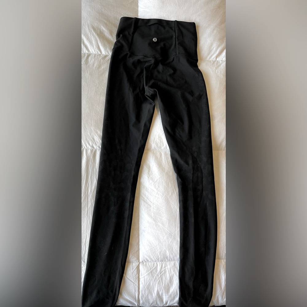 Lululemon Black camo leggings Size 4